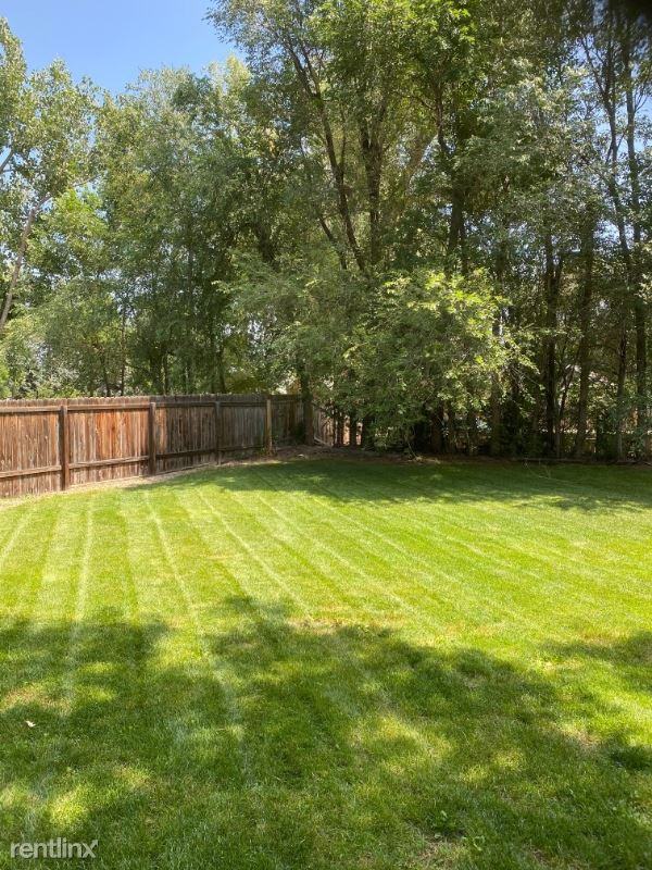 3212 Lymen St - Photo 3 of 19