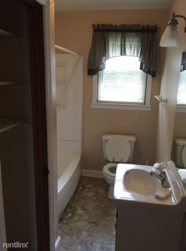 338 338 4th Street 2 - Photo 2 of 7