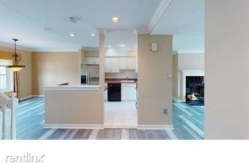 13 13 Cutter Ln 13 - Photo 2 of 21