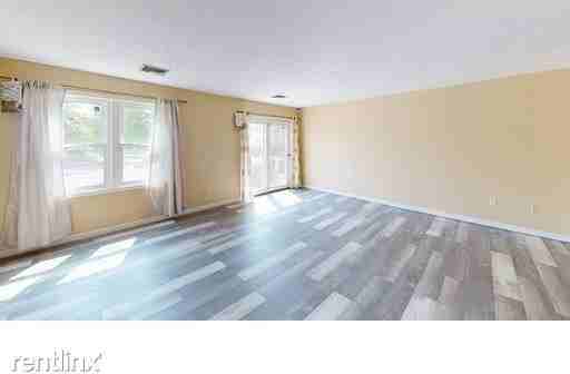 13 13 Cutter Ln 13 - Photo 3 of 21