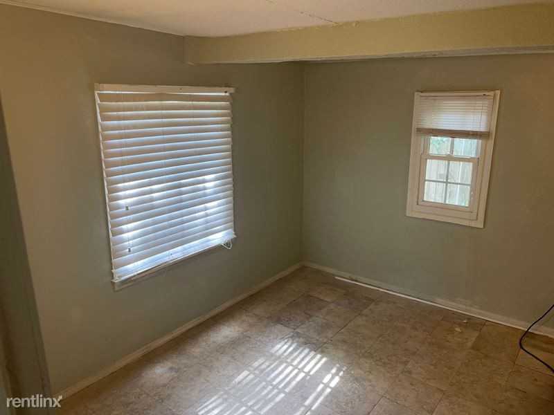 12509 Holyoke Ave - Photo 3 of 7