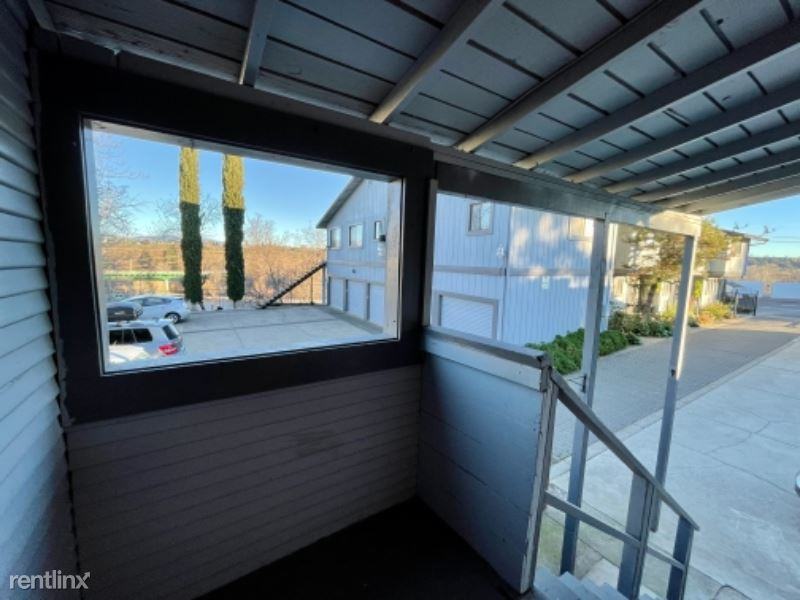 1032 1032 Gilbert St Carriage House - Photo 2 of 20