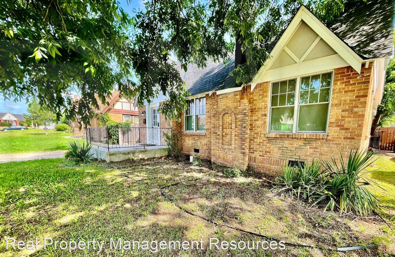 928 Ne 17th St - Photo 3 of 21