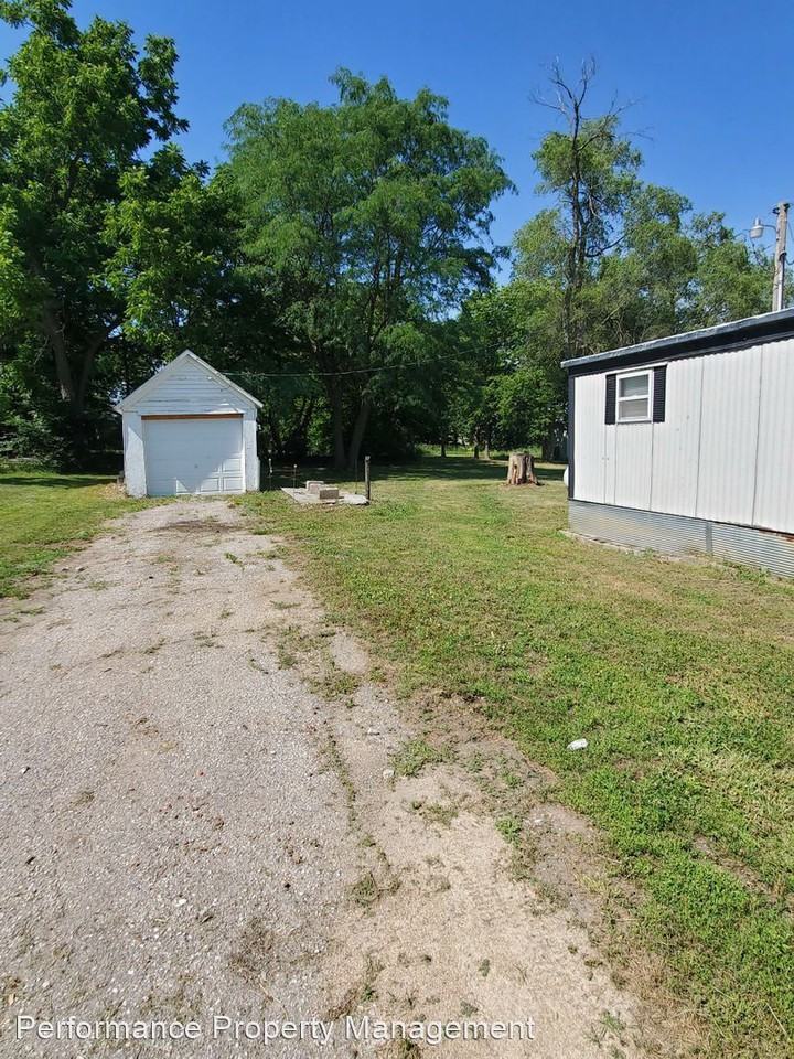 9020 W Denton Rd - Photo 2 of 18
