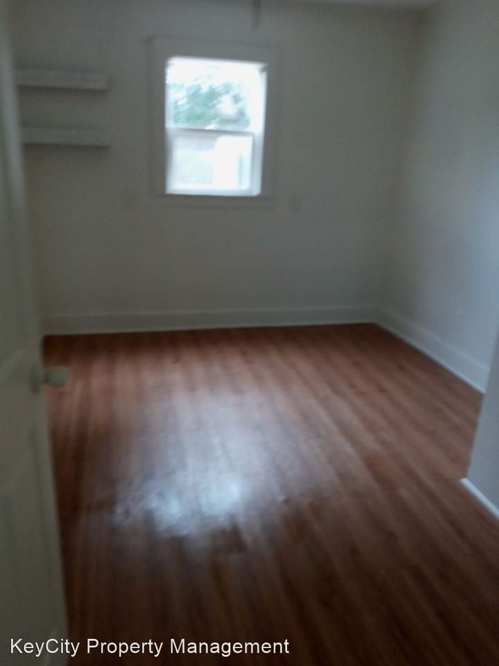 1501 Marshall St - Photo 2 of 8
