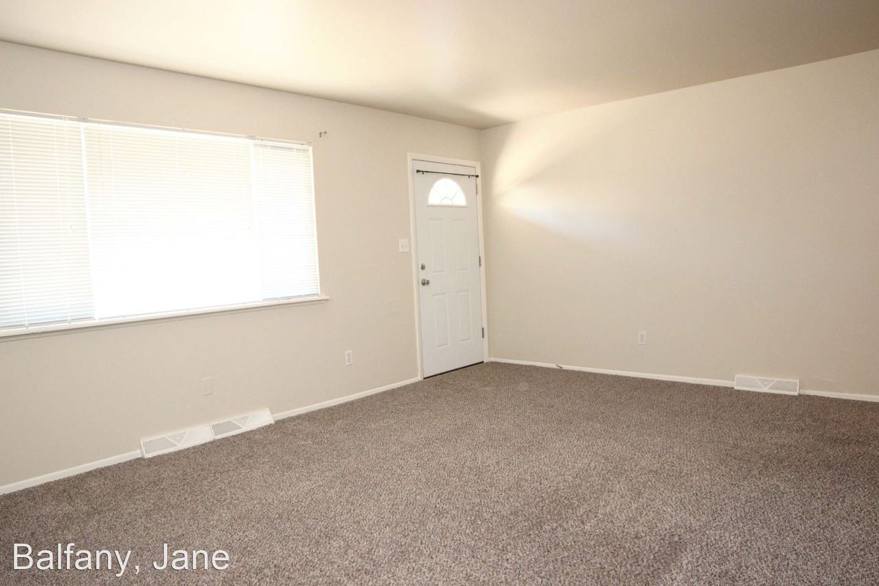 616 N Frey - Photo 3 of 10
