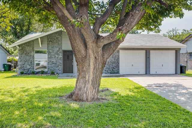 844 Lovers Ln - Photo 2 of 23