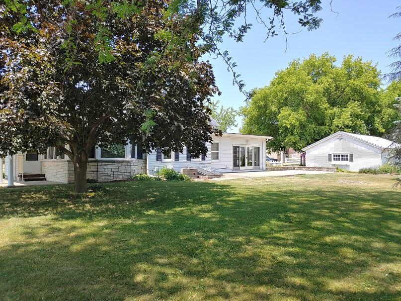 N52W35634 W Lake Dr - Photo 2 of 26