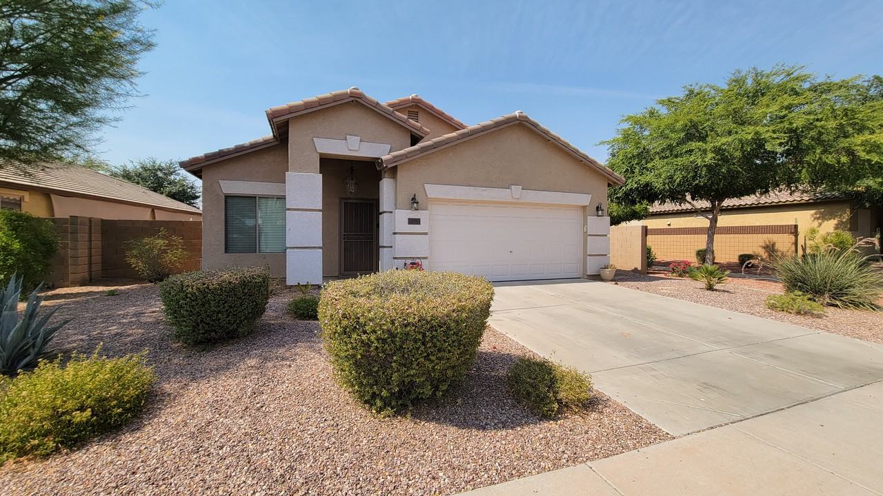 16995 W Windermere Way - Photo 2 of 32