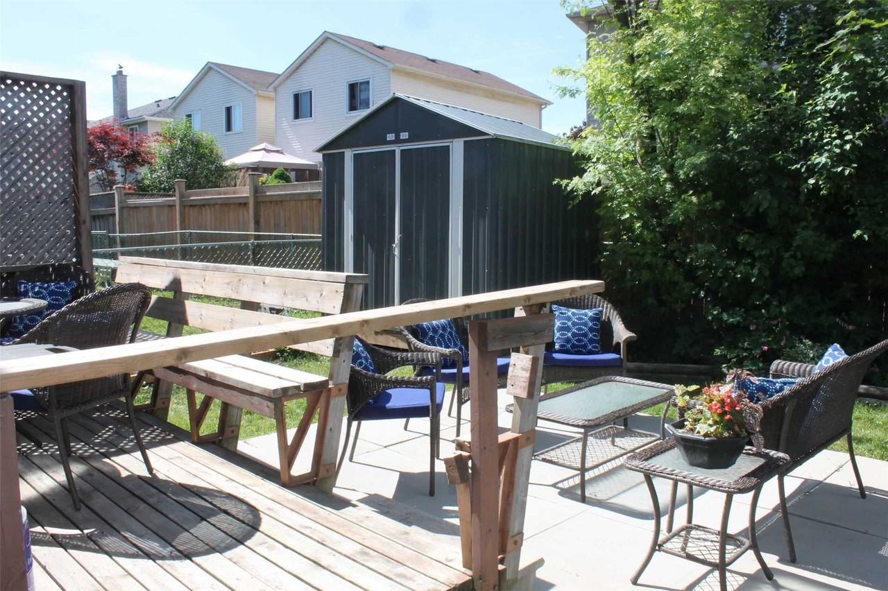 1974 Faylee Cres - Photo 3 of 16