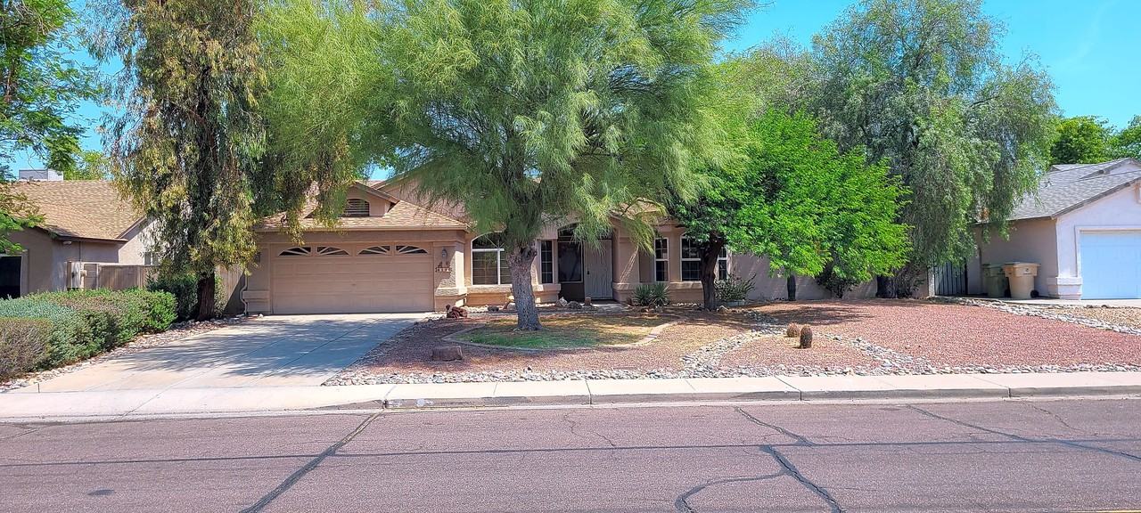 6126 W Paradise Ln - Photo 2 of 26