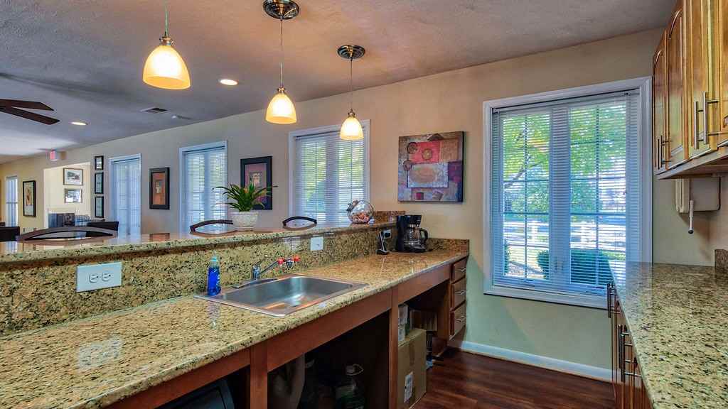 Barrington Apartments - Photo 5 of 25