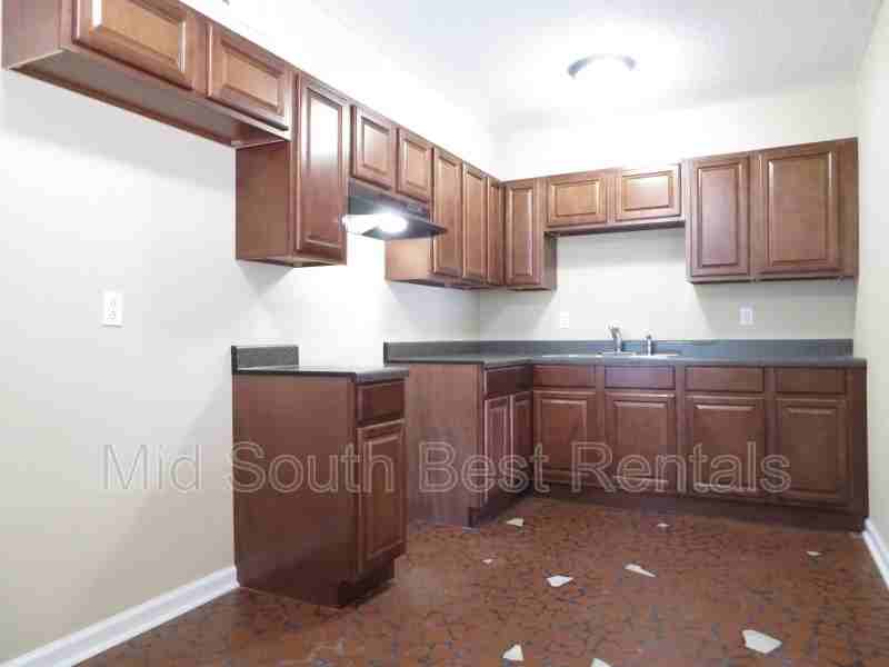 863 Tampa Ave - Photo 3 of 8