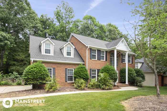 1024 Laurel Park Ln - Photo 2 of 21