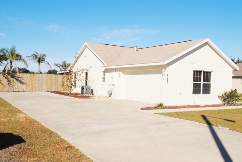 13203 Biscayne Dr - Photo 2 of 14