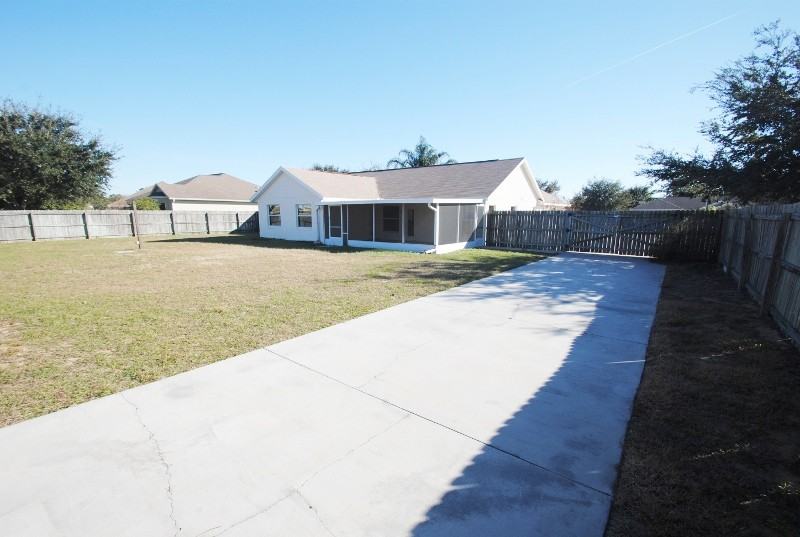 13203 Biscayne Dr - Photo 3 of 14