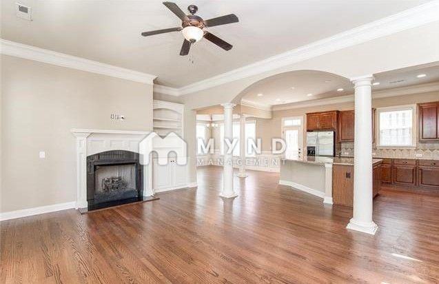 807 Herrin Ave - Photo 3 of 5
