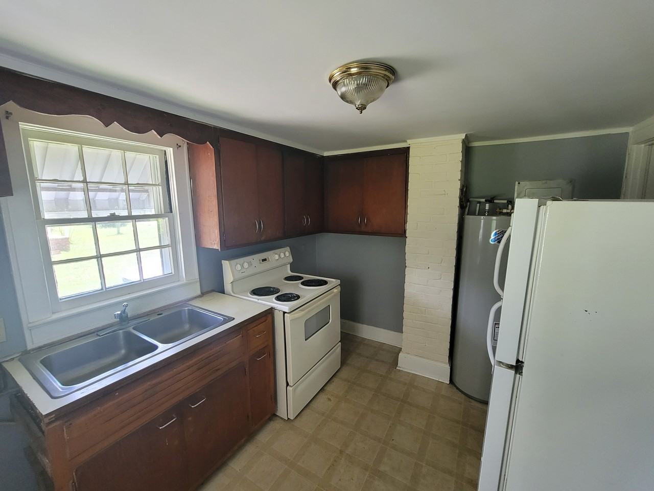 106 Northwest Avenue - Photo 2 of 6