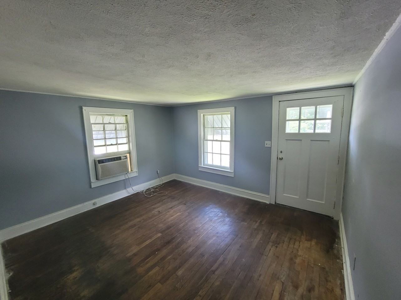 106 Northwest Avenue - Photo 3 of 6