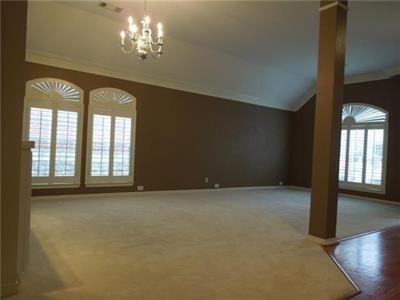 205 Freedom Ct - Photo 2 of 16