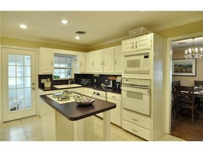 4718 Stanford Ave - Photo 3 of 11