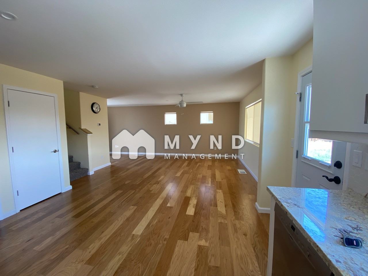 8770 Sunset Breeze Dr - Photo 3 of 9
