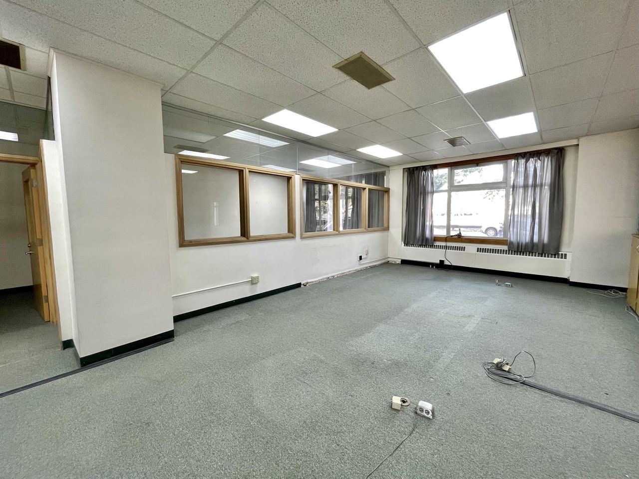 305 18th Street #305-18thST - Photo 4 of 10