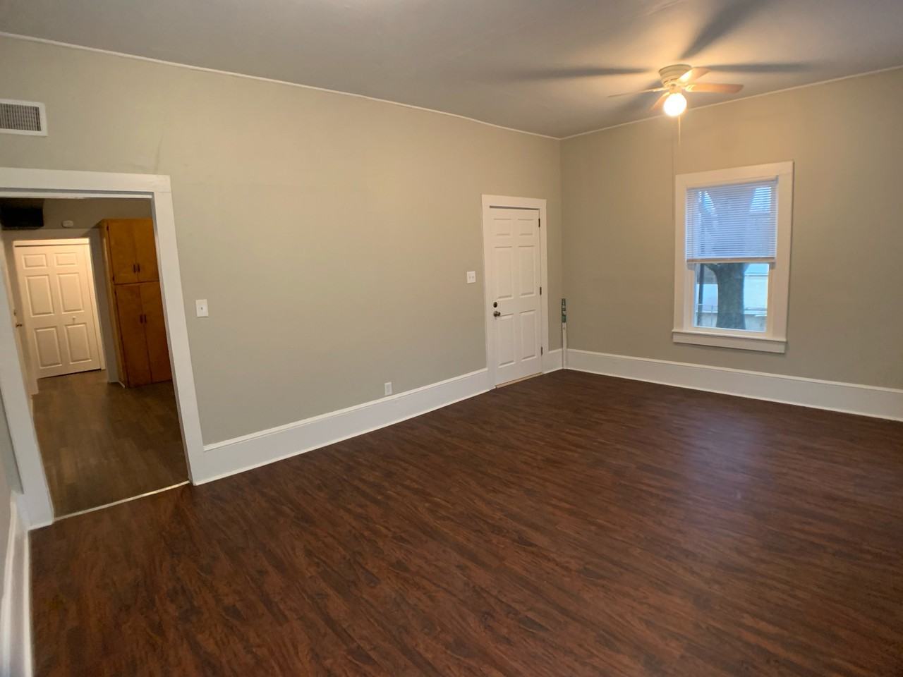 427 Meller Street - B #B - Photo 3 of 18