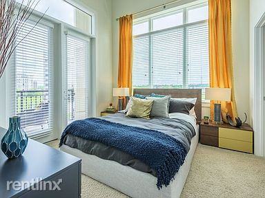 900 900 E Stonewall St TT-26171 - Photo 2 of 4