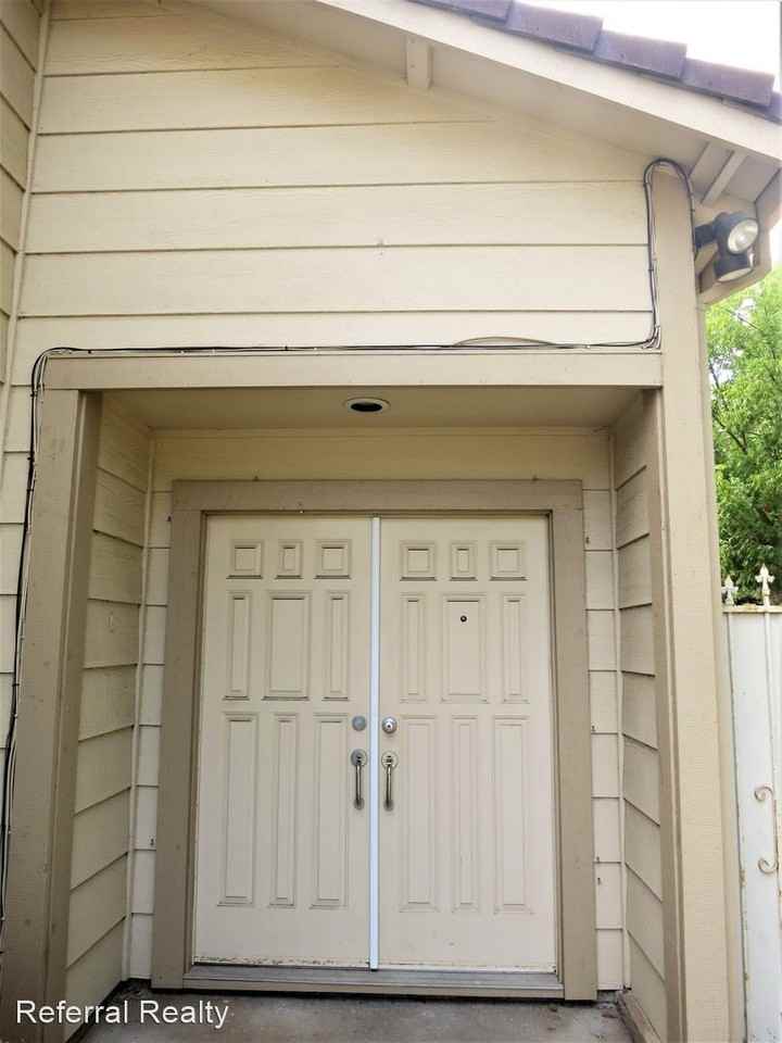 7207 Martwood Way - Photo 2 of 23