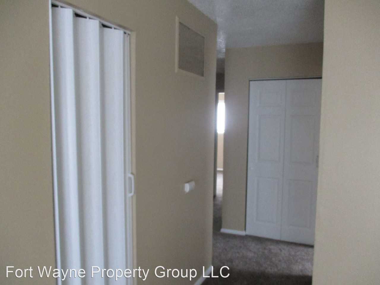 5405 Webster St - Photo 3 of 12