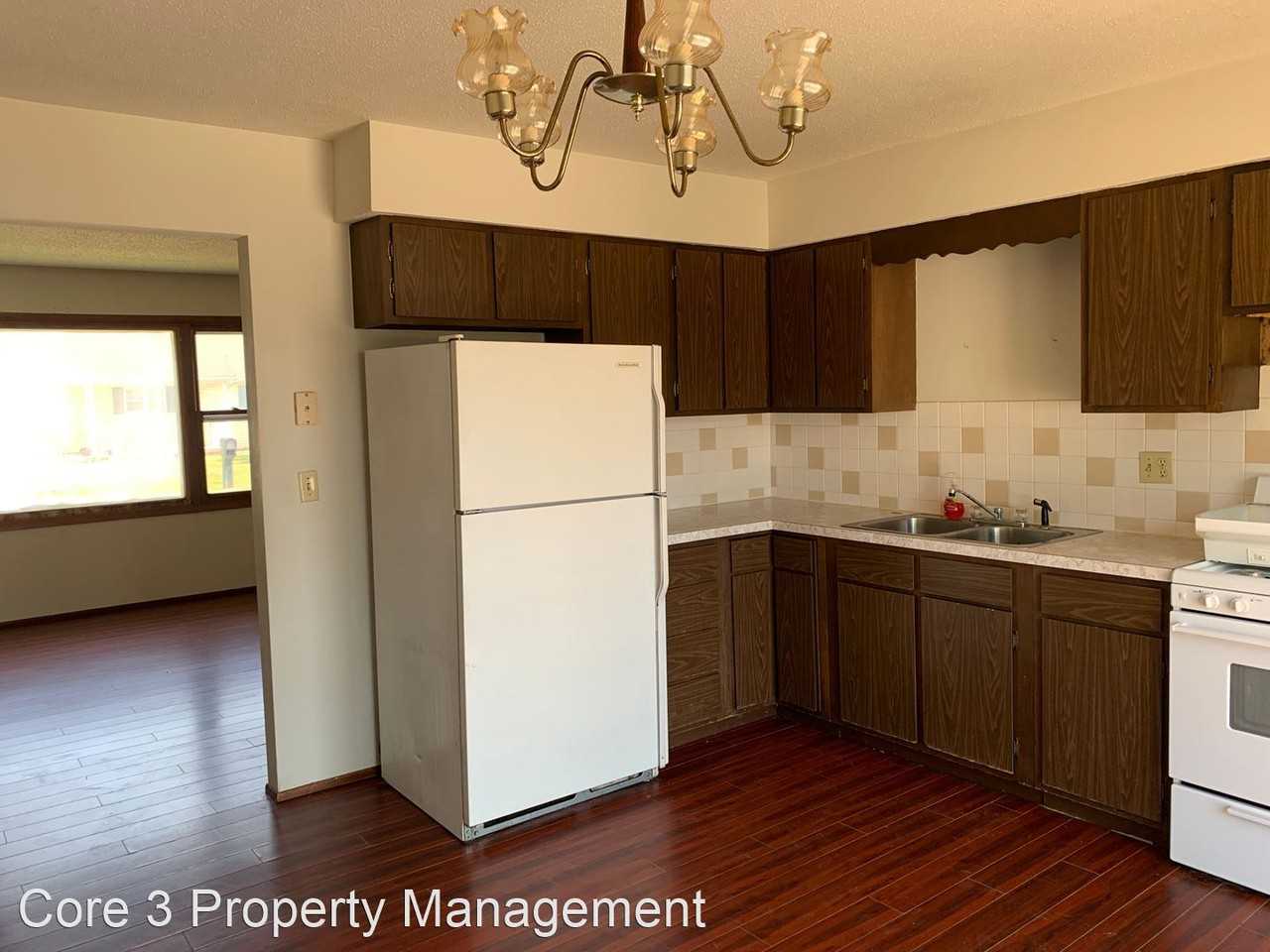 W Washington - Photo 2 of 5