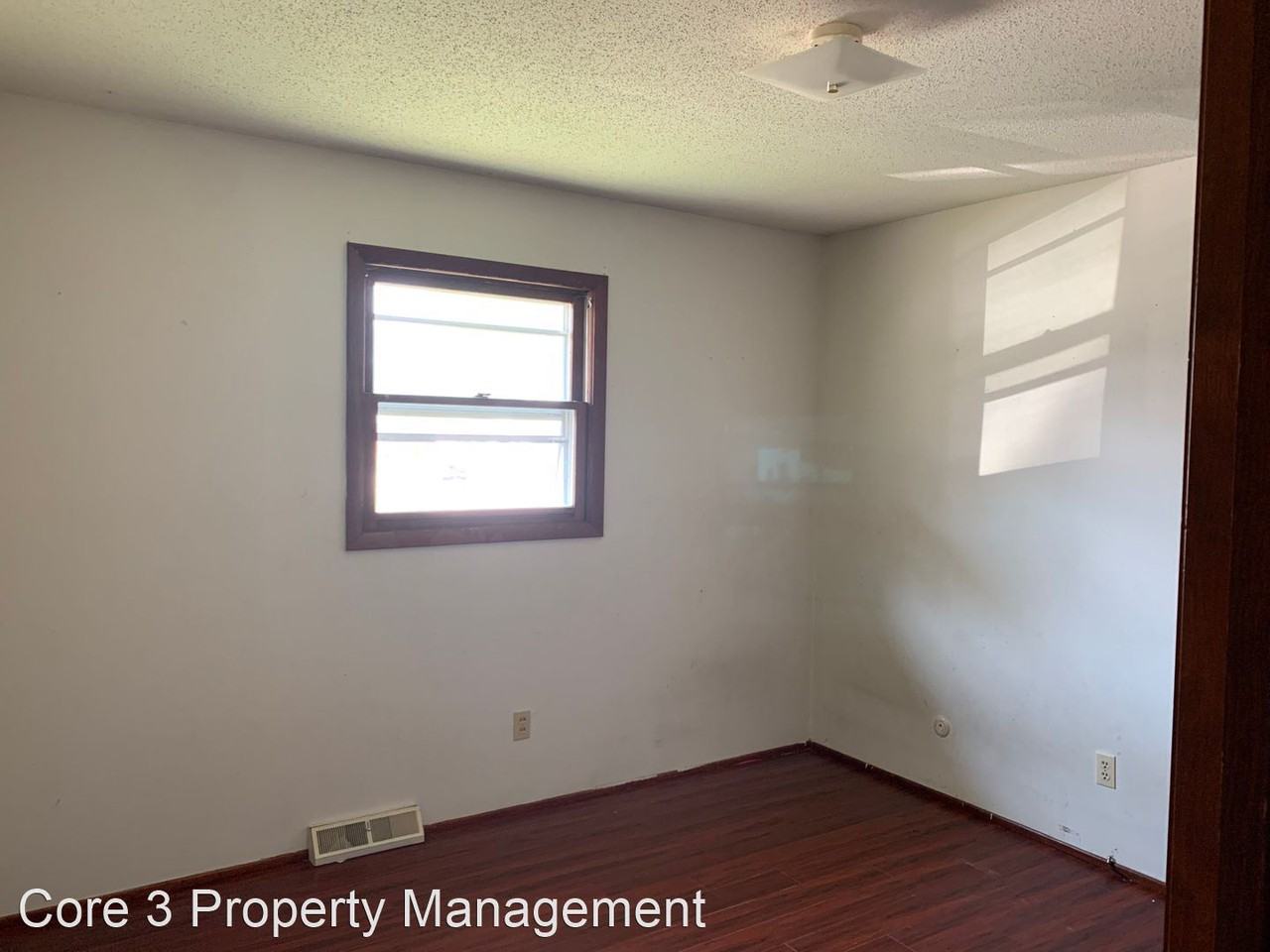 W Washington - Photo 3 of 5