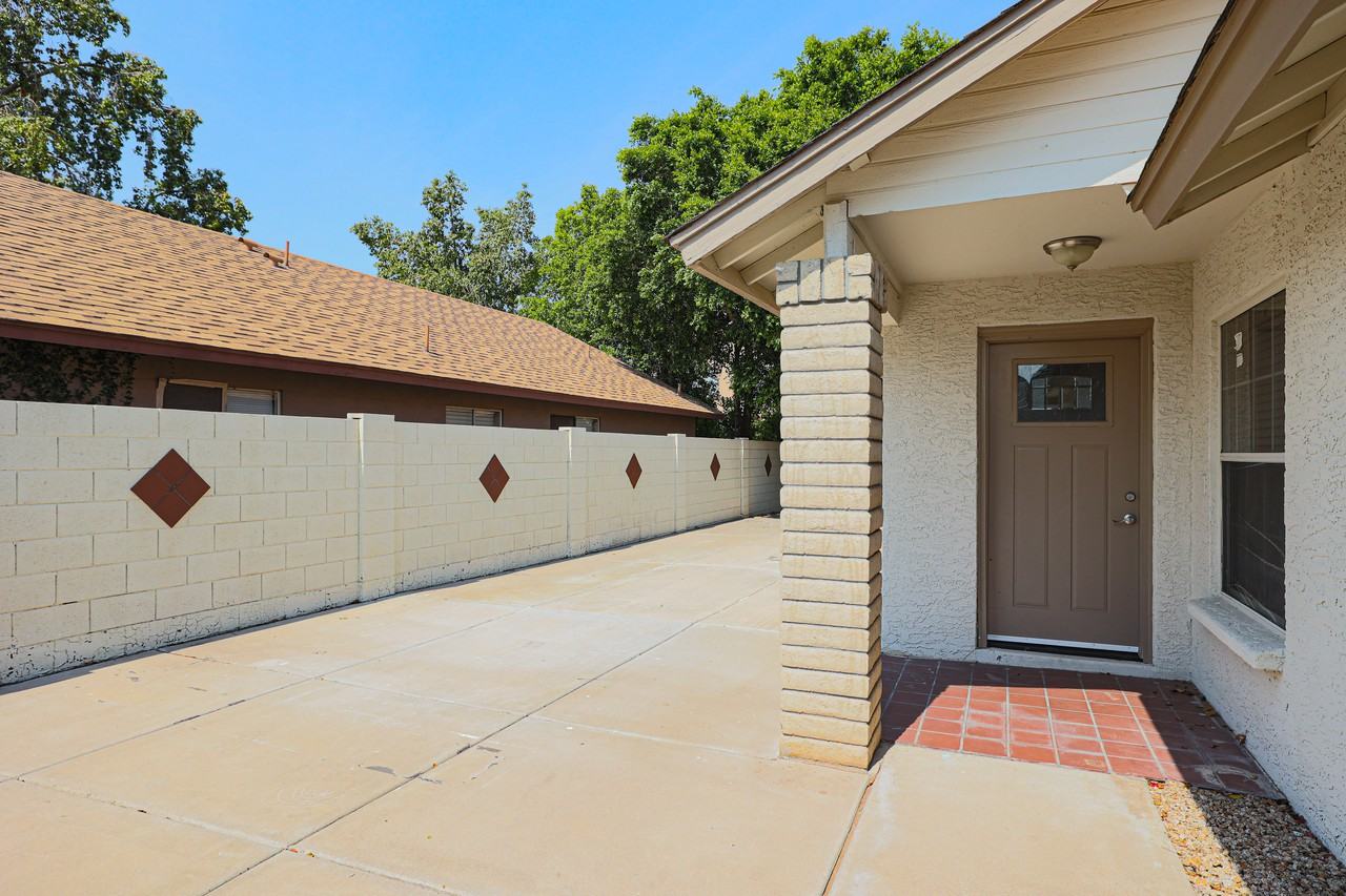 18238 N 17th Way - Photo 3 of 27