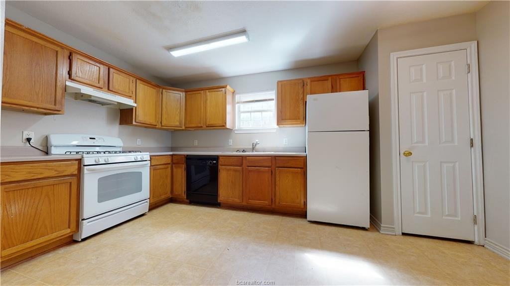 306 Cherry St - Photo 3 of 25