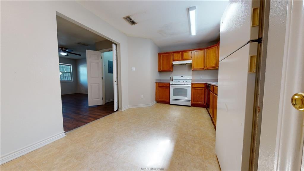 306 Cherry St - Photo 6 of 25