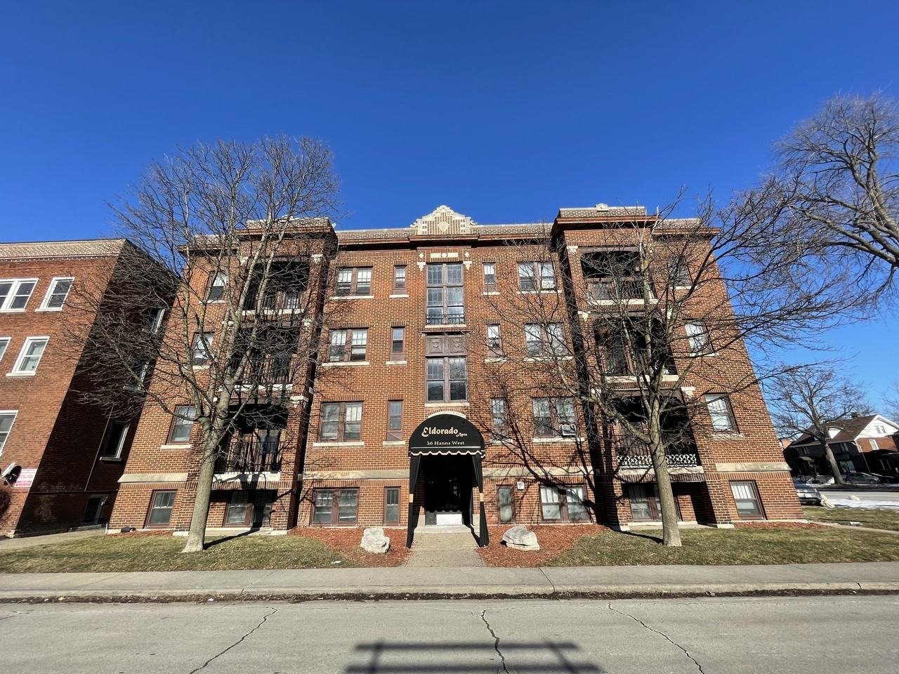 36 Hanna St W, Windsor, ON N8X 1C8 1 Bedroom Apartment for 1,300/month