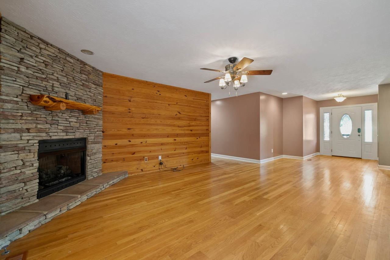 1042 Fort Hl #1 - Photo 2 of 37