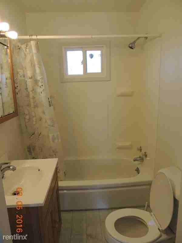 622 3rd Ave E - Photo 3 of 9