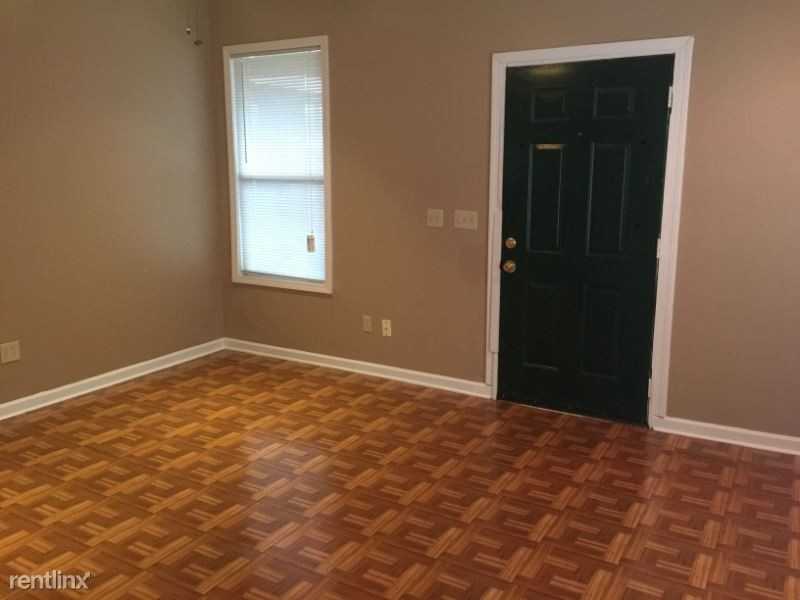 1102 College St - Photo 2 of 14