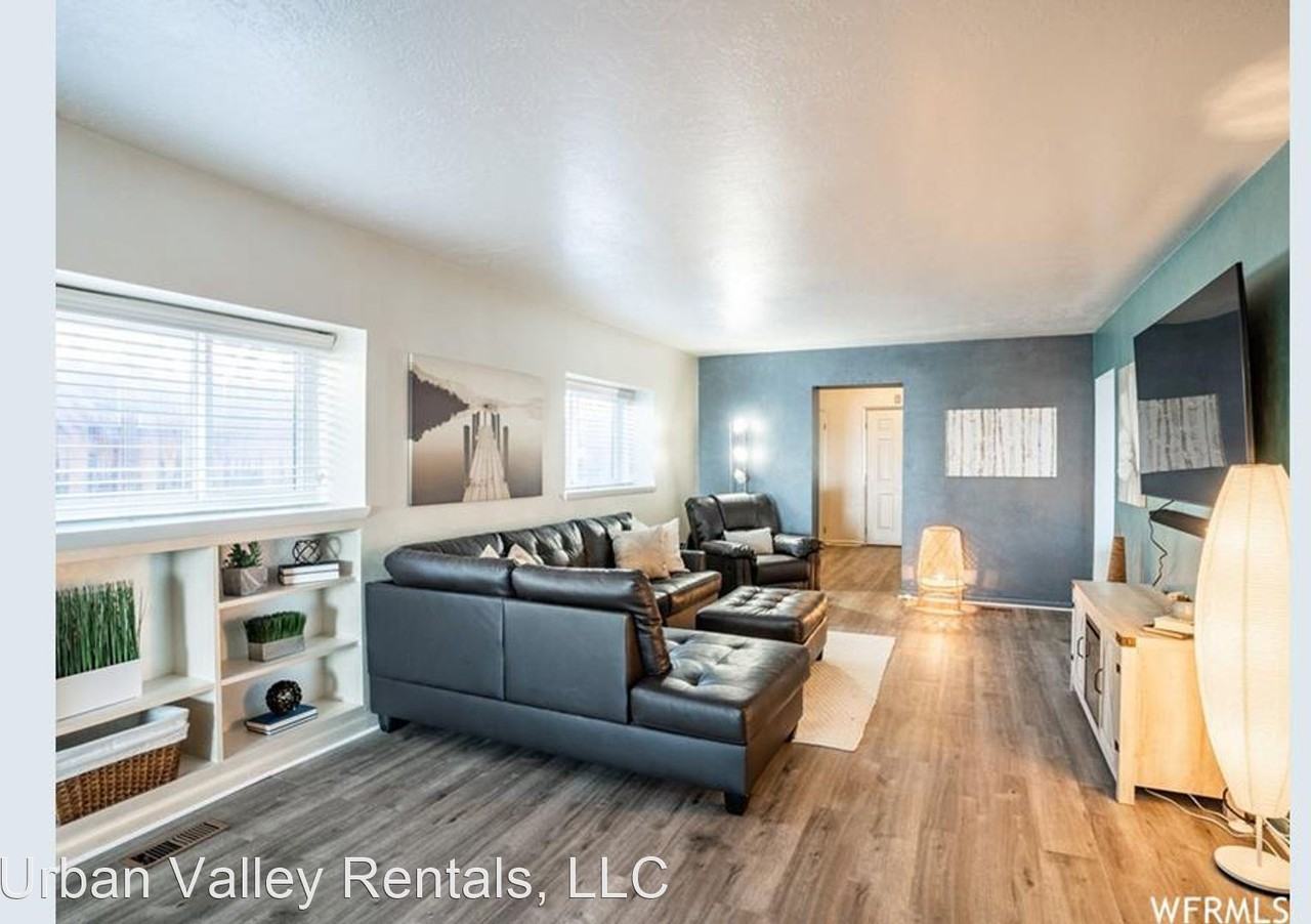 677 N Westcapitol St - Photo 3 of 32