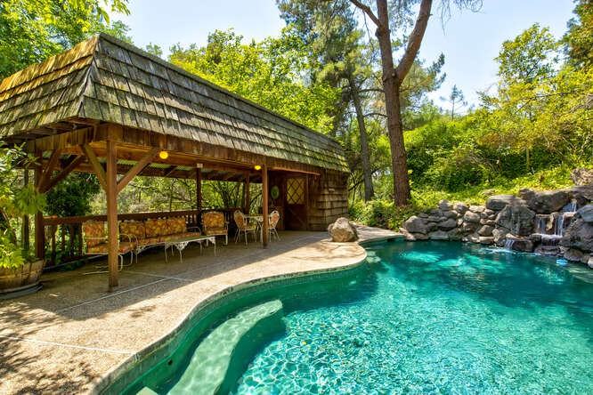 12420 Eureka St - Photo 2 of 50