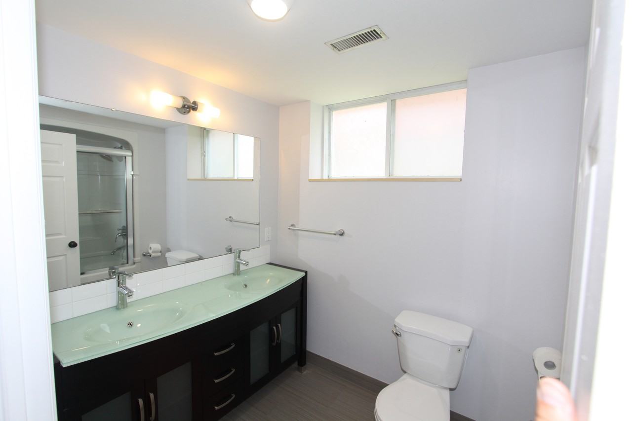 106 Metro Road South Lower - Photo 2 of 14