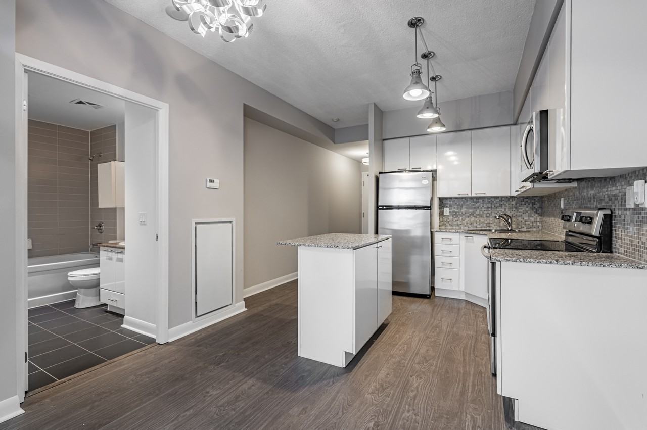 15 Bruyeres Mews #502