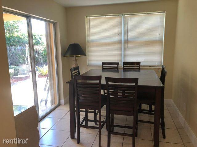 616 W Broward St - Photo 2 of 9