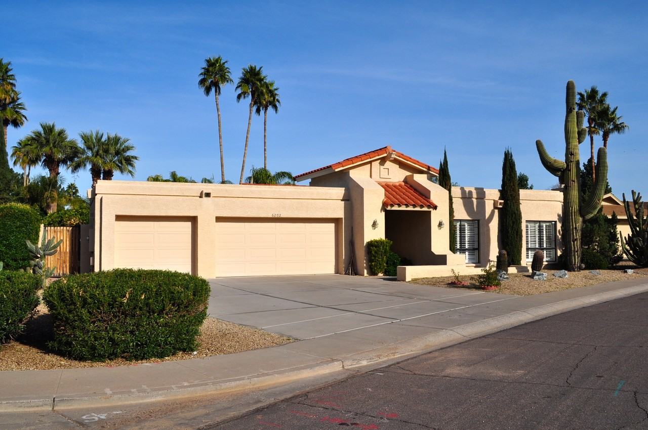 6202 E Monte Cristo Ave - Photo 2 of 20