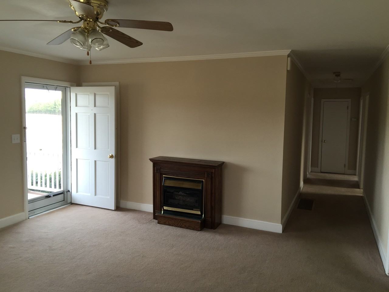 381 Woods Crossroads Rd - Photo 3 of 12