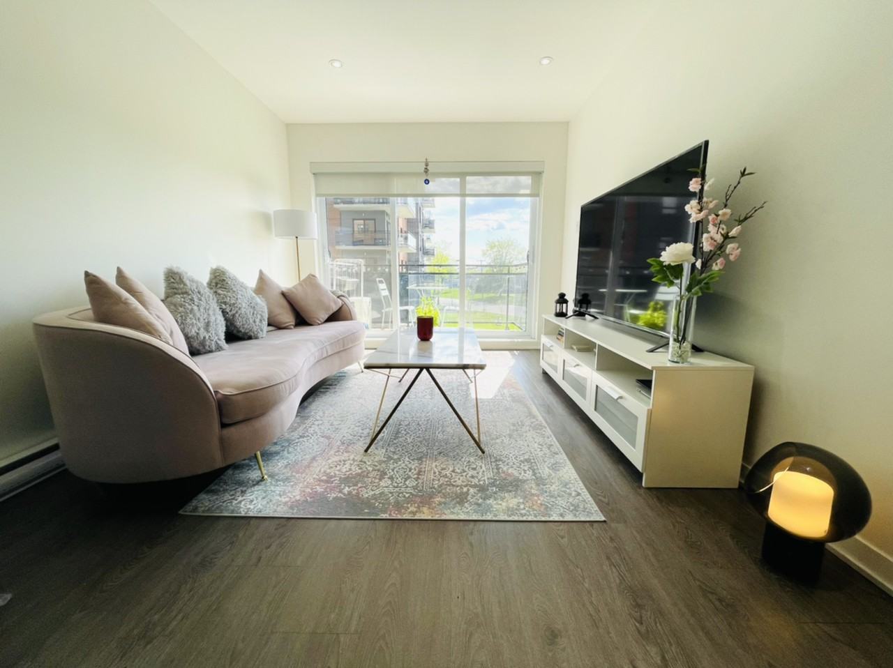 120 Boul Hymus - Photo 2 of 12