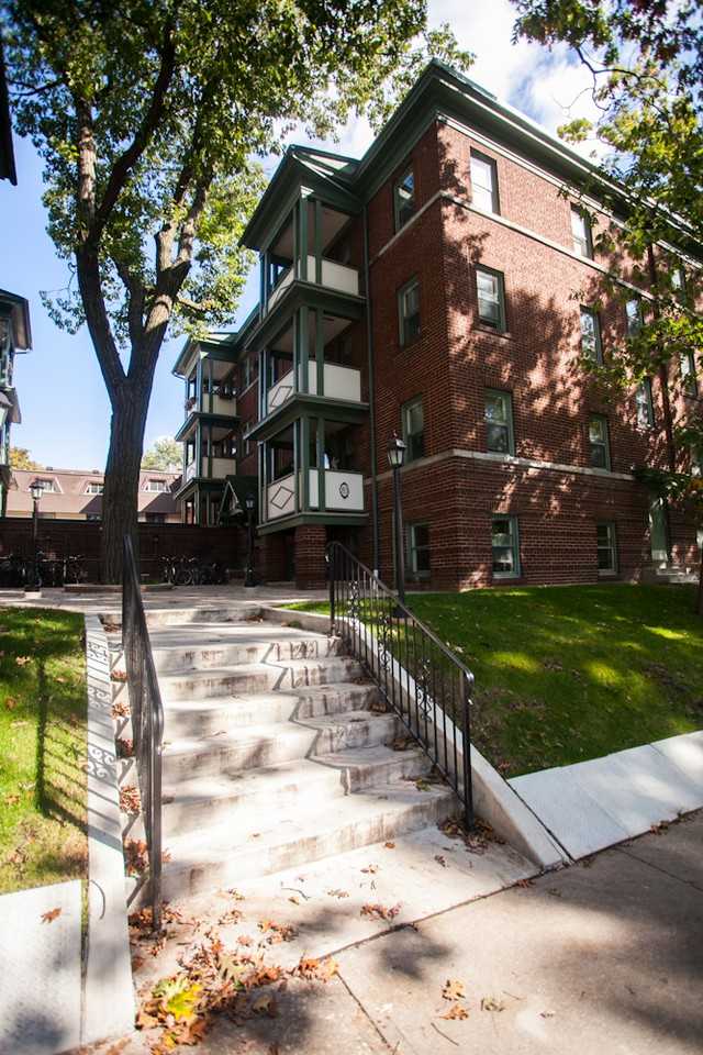 83/85 SILVER BIRCH AVENUE - Photo 3 of 9