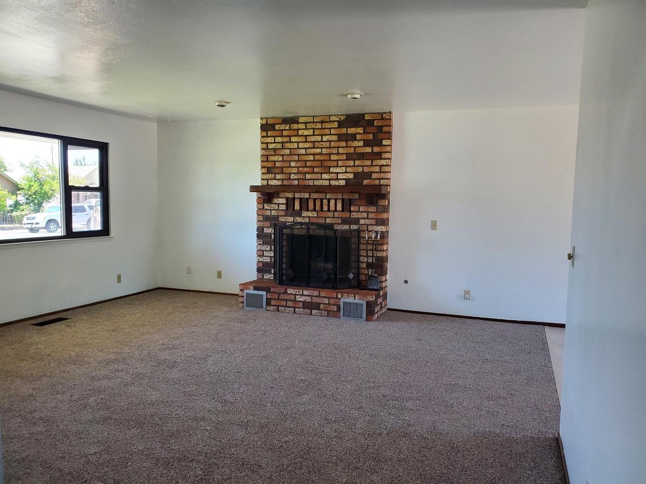 2341 Archer Avenue - Photo 2 of 11